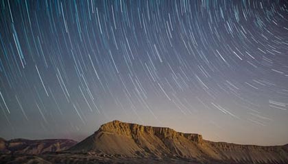 曼联客场战胜桑德兰，稳居积分榜前列